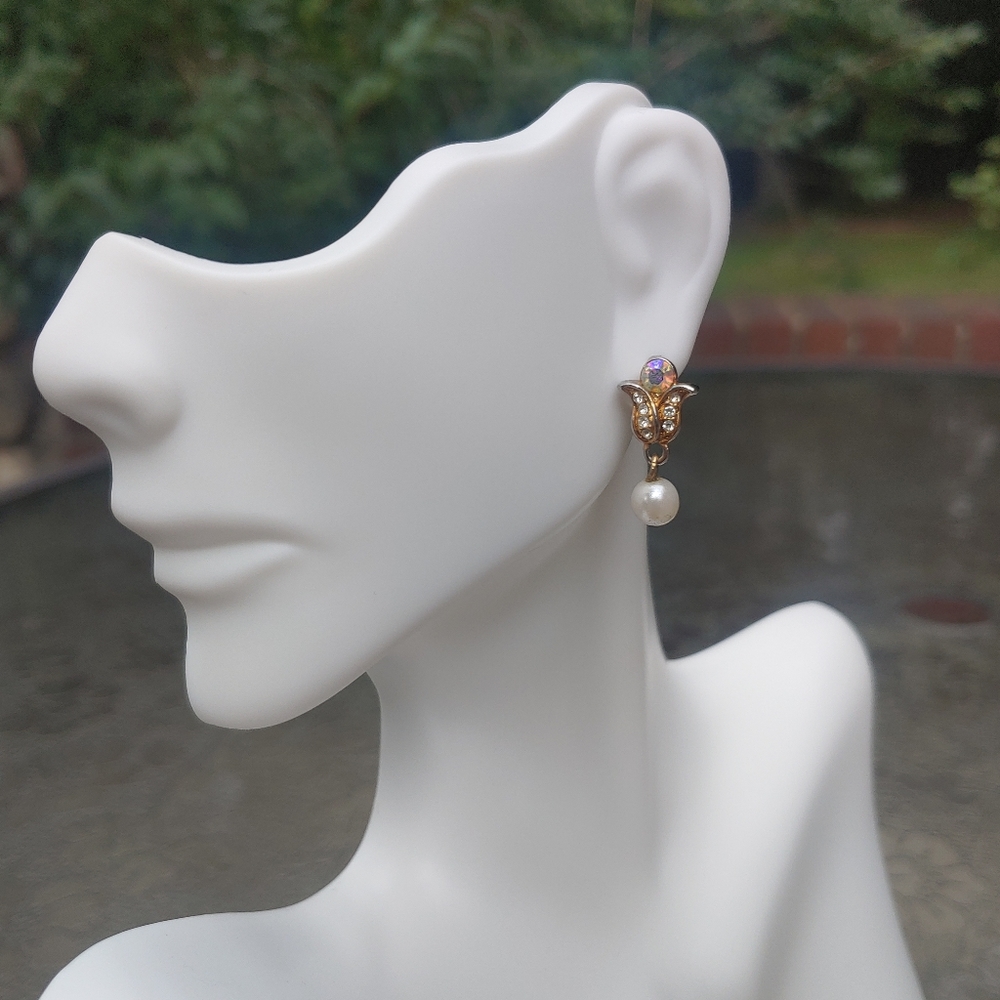 Studded Flower Earrings with Pearl